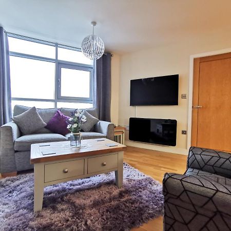 2 Bedroom City Centre Apartment With Free Parking Cardiff Exteriér fotografie